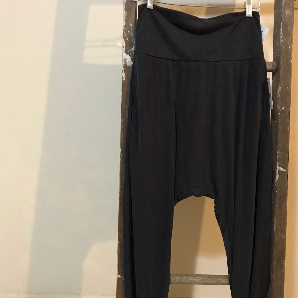FREE PEOPLE active hippie harem pant in black NWT